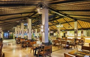 romantic restaurants with terrace in phuket Sala Bua Restaurant