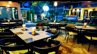 garden restaurants in phuket Bush Garden