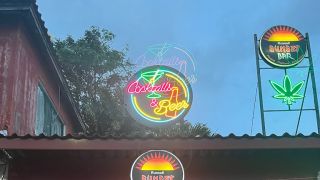 ecuadorian bars in phuket Russell Sunset Bar