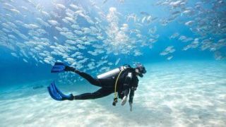 battery classes in phuket Aussie Divers Phuket